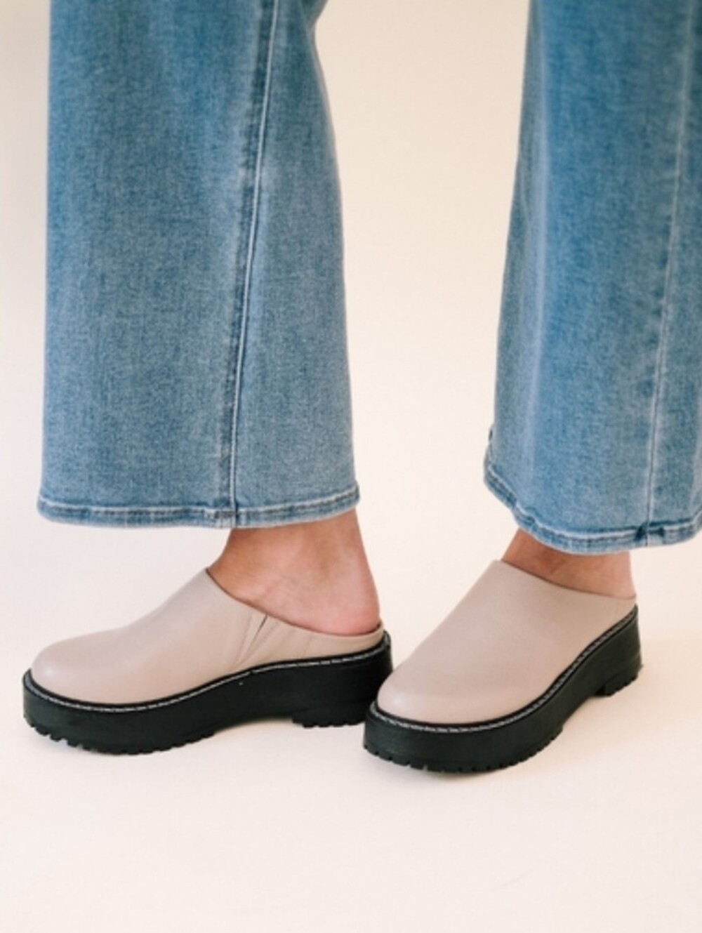 NWOT Matisse Lena Thick Chunky Sole Clogs Mules Leather Womens 8.5 Beige Oat